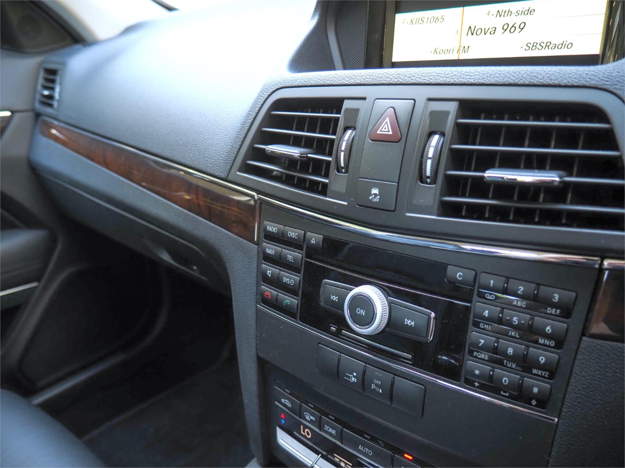 2009 MERCEDES-BENZ E250 207 CGI ELEGANCE 5 SP AUTOMATIC 2D COUPE