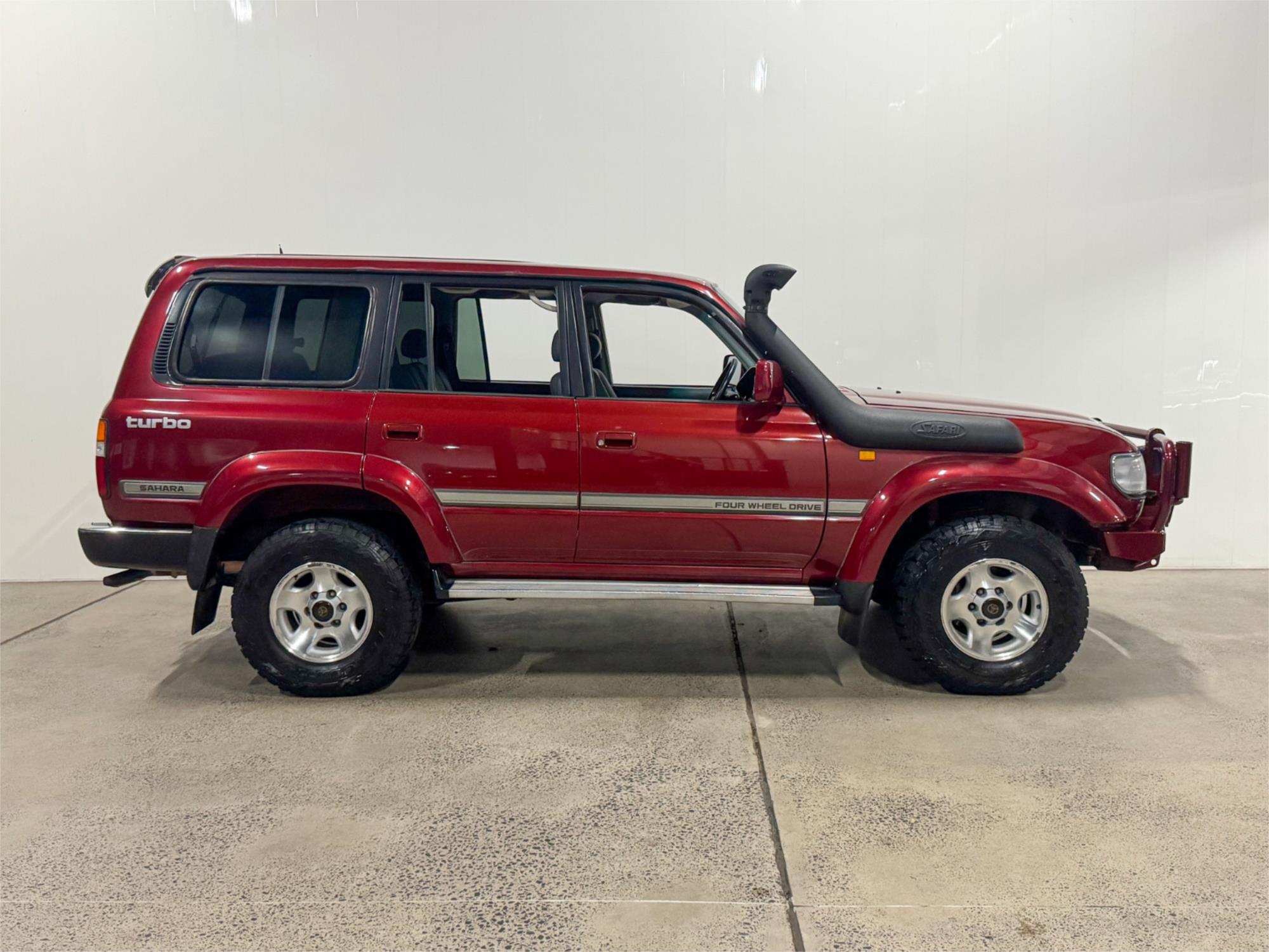 1993 TOYOTA LANDCRUISER SAHARA (4x4) 4 SP AUTOMATIC 4x4 4D WAGON