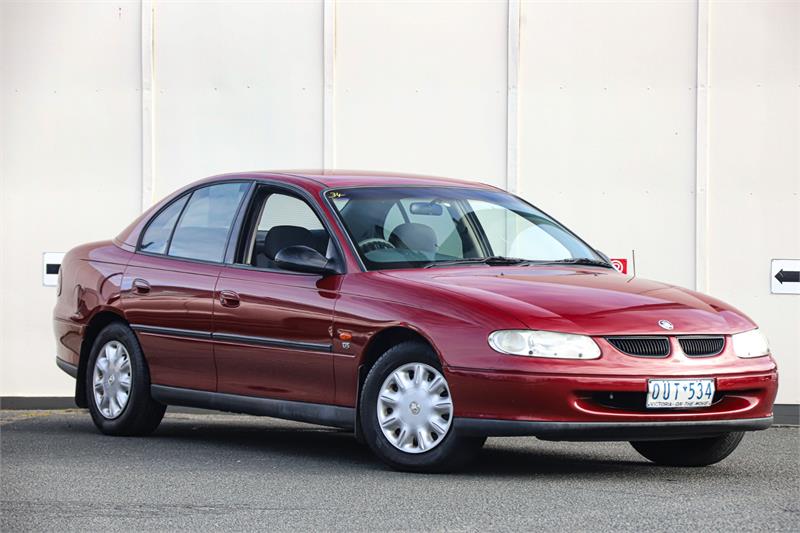 1998 HOLDEN COMMODORE VT EXECUTIVE AUTOMATIC SEDAN