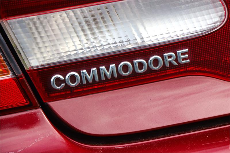 1998 HOLDEN COMMODORE VT EXECUTIVE AUTOMATIC SEDAN