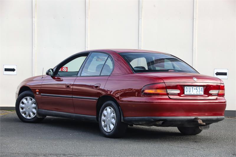 1998 HOLDEN COMMODORE VT EXECUTIVE AUTOMATIC SEDAN