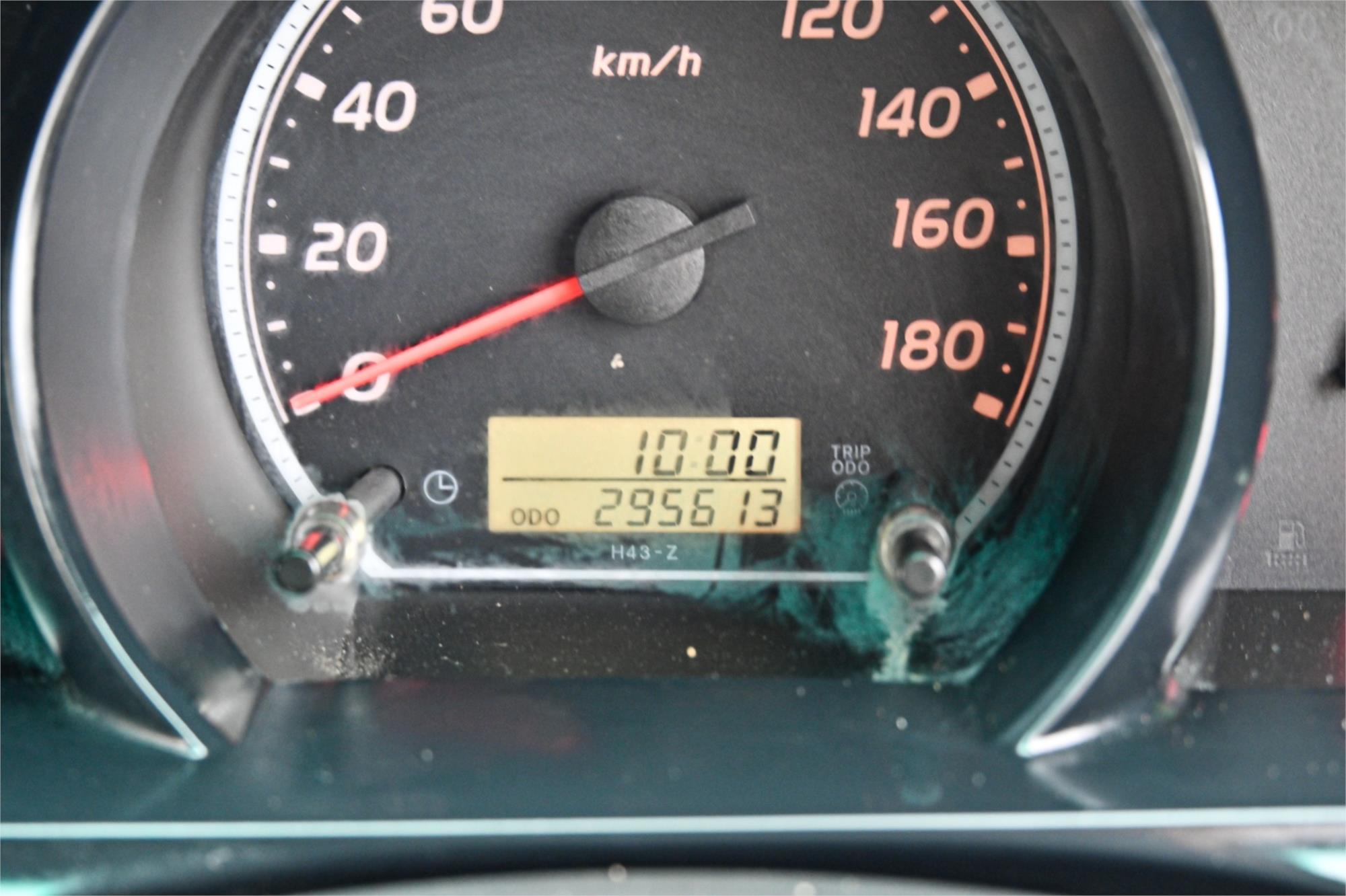 2013 TOYOTA HIACE KDH201R MY12 UPGRADE LWB 5 SP MANUAL 4D VAN