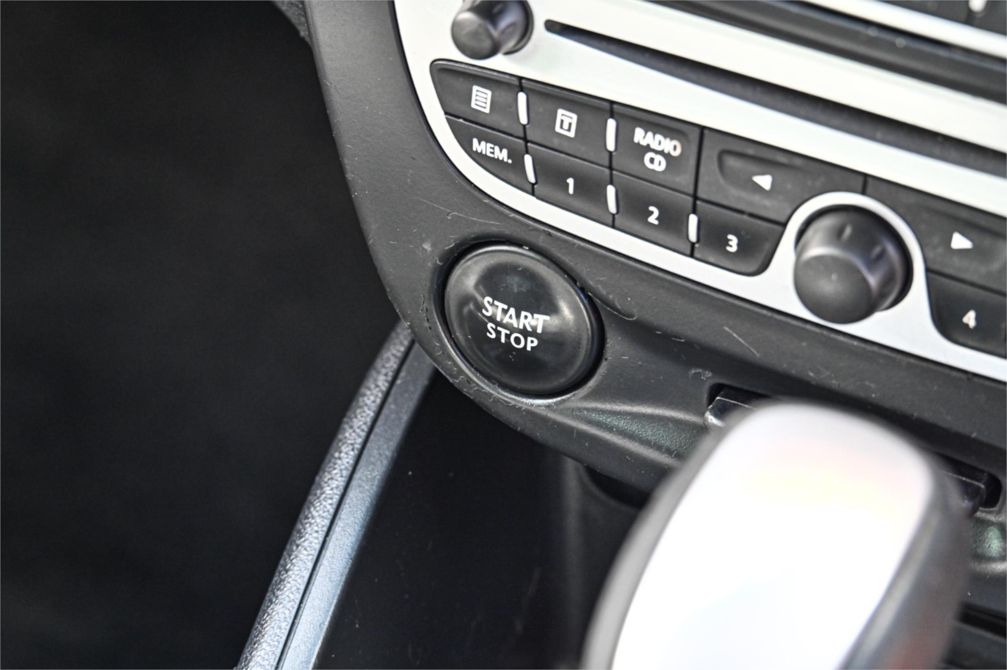 2012 RENAULT MEGANE B32 III DYNAMIQUE CONTINUOUS VARIABLE HATCHBACK