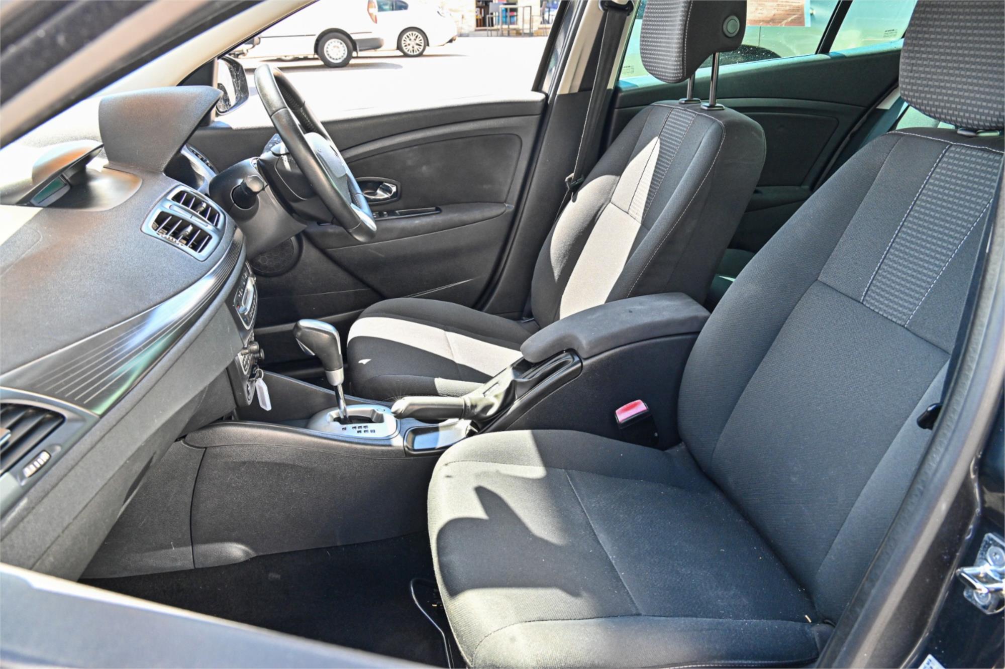 2012 RENAULT MEGANE B32 III DYNAMIQUE CONTINUOUS VARIABLE HATCHBACK