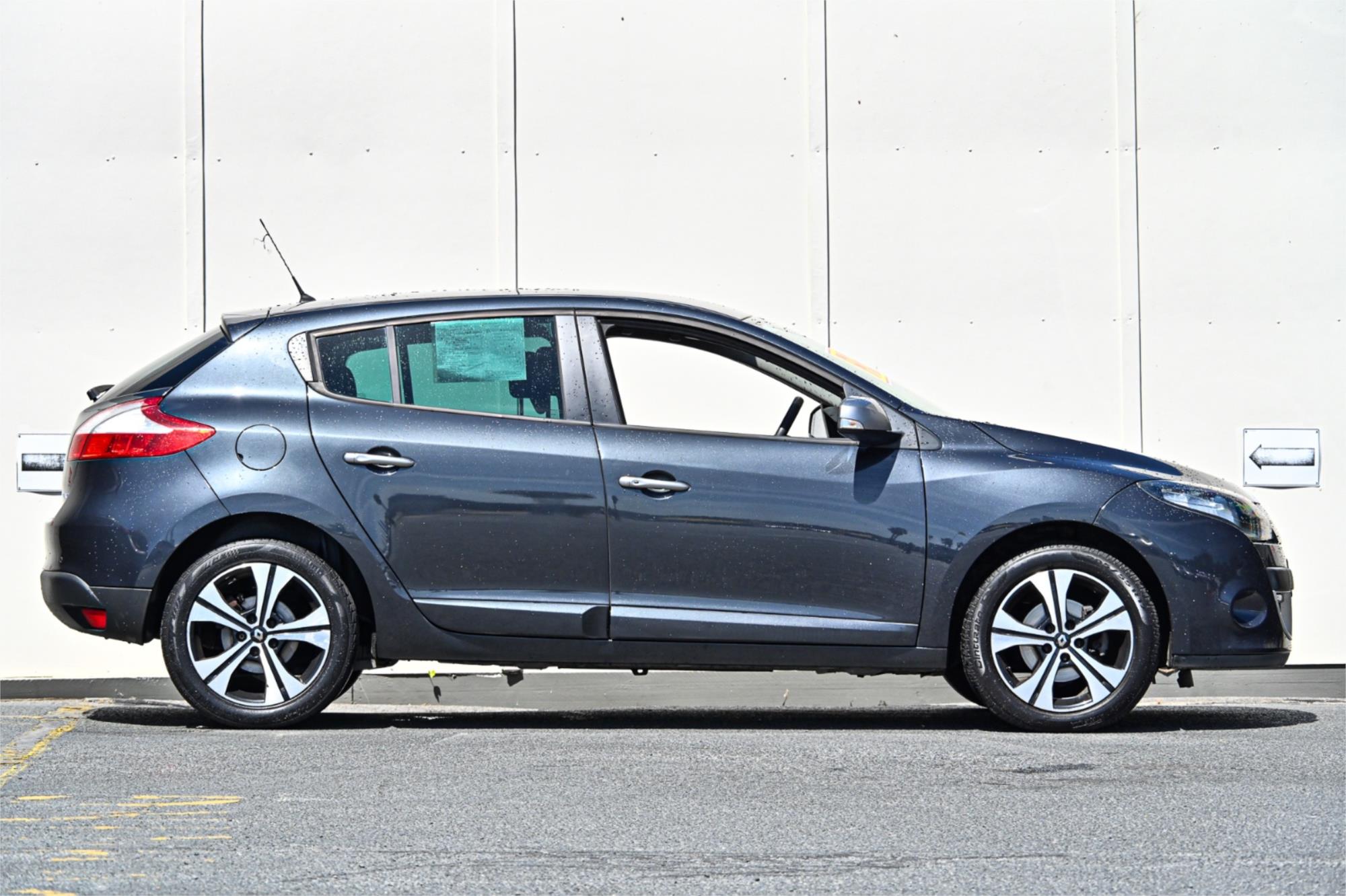 2012 RENAULT MEGANE B32 III DYNAMIQUE CONTINUOUS VARIABLE HATCHBACK