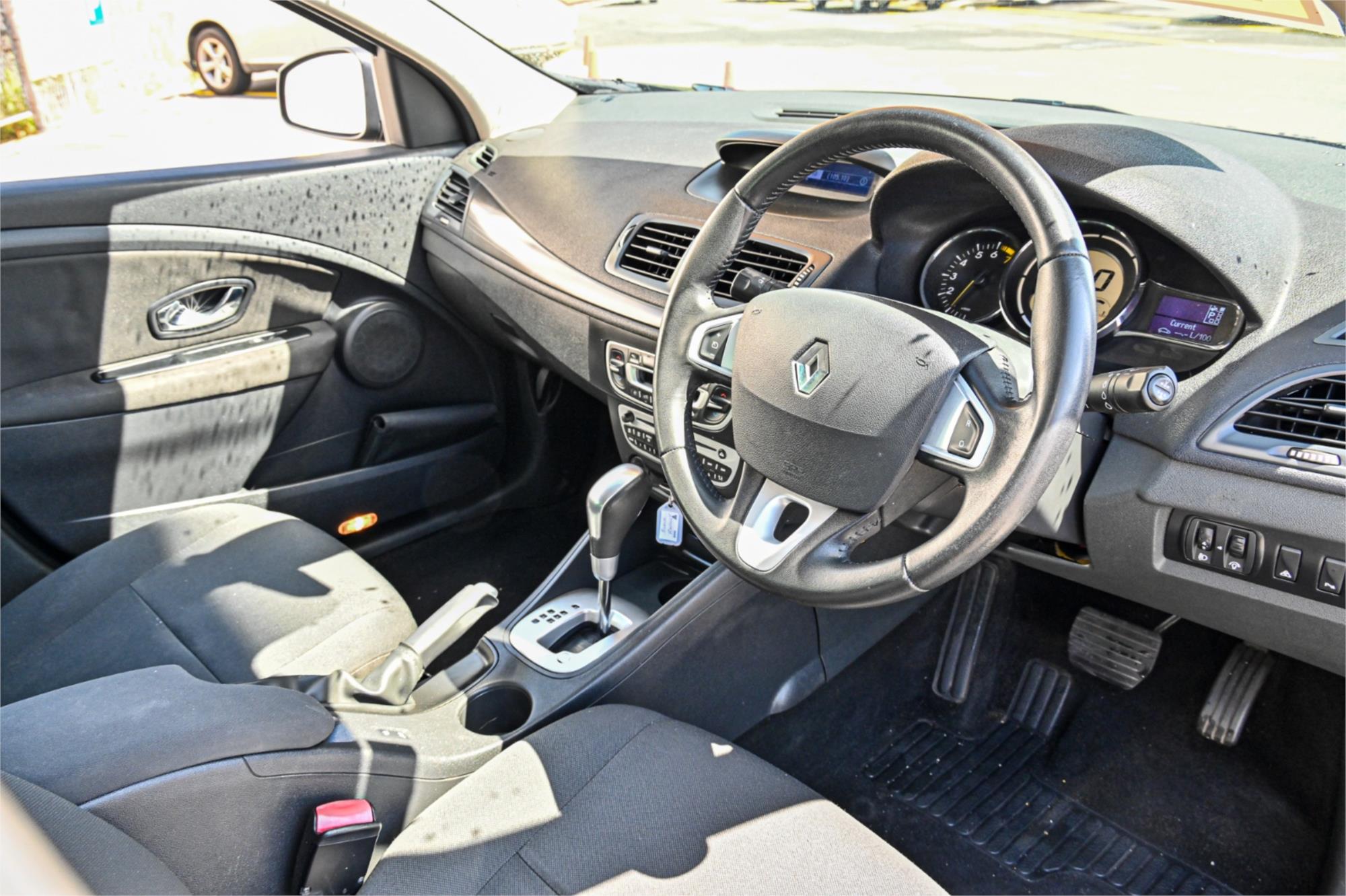 2012 RENAULT MEGANE B32 III DYNAMIQUE CONTINUOUS VARIABLE HATCHBACK