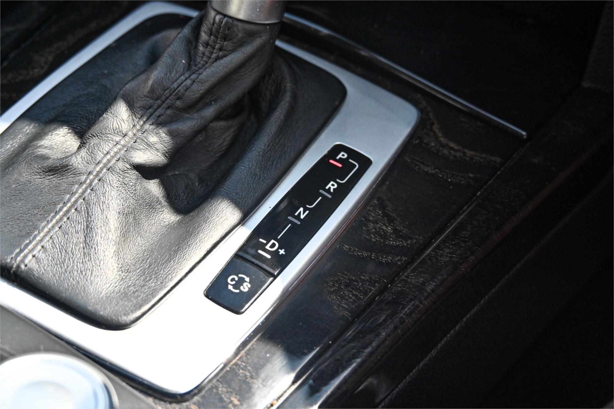 2010 MERCEDES-BENZ E250 212 CGI AVANTGARDE 5 SP AUTOMATIC 4D SEDAN
