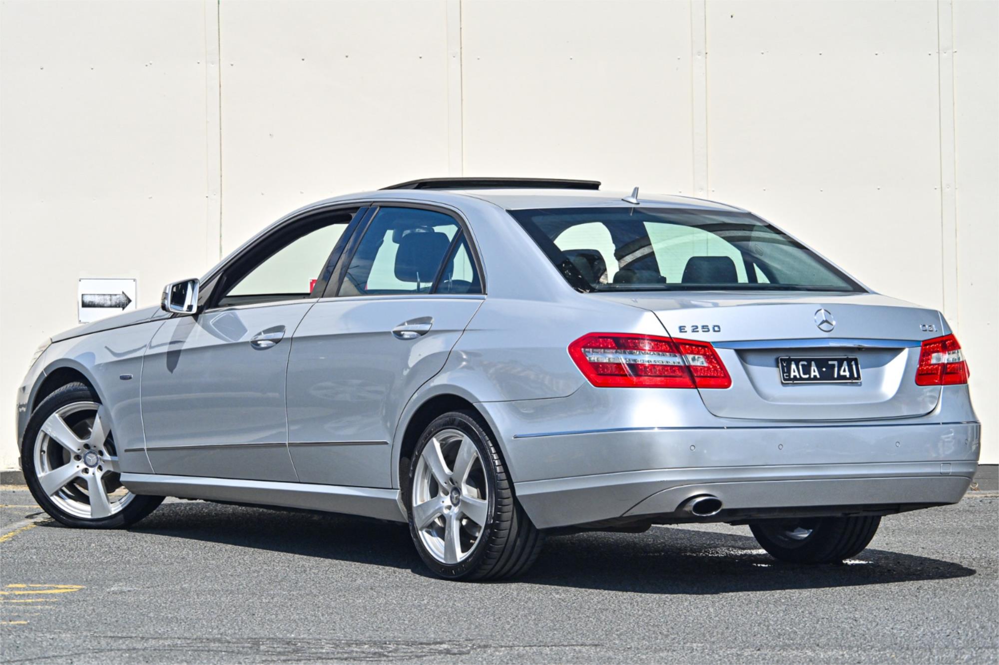 2010 MERCEDES-BENZ E250 212 CGI AVANTGARDE 5 SP AUTOMATIC 4D SEDAN