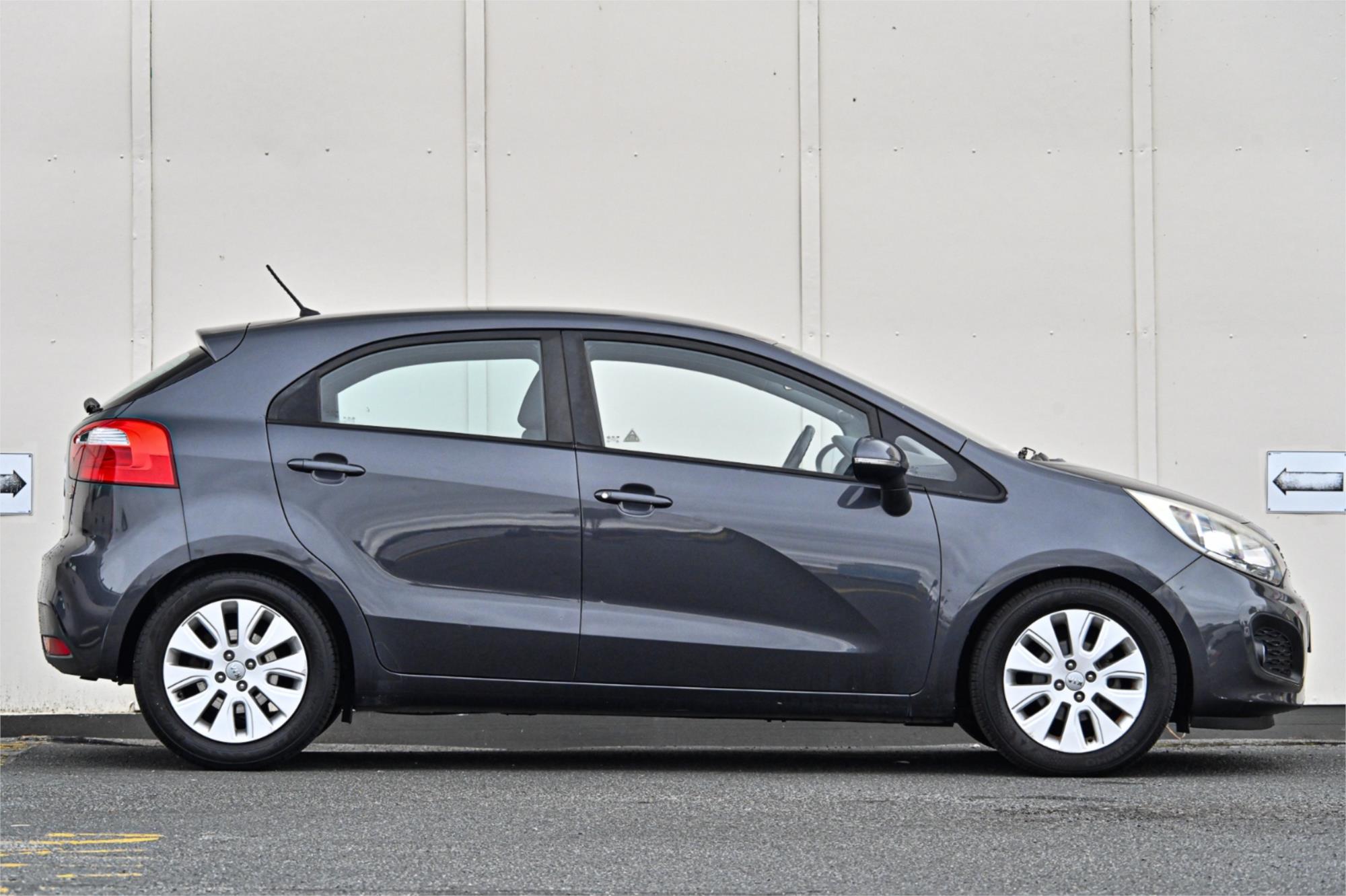 2013 KIA RIO UB MY13 SI 6 SP AUTOMATIC 5D HATCHBACK