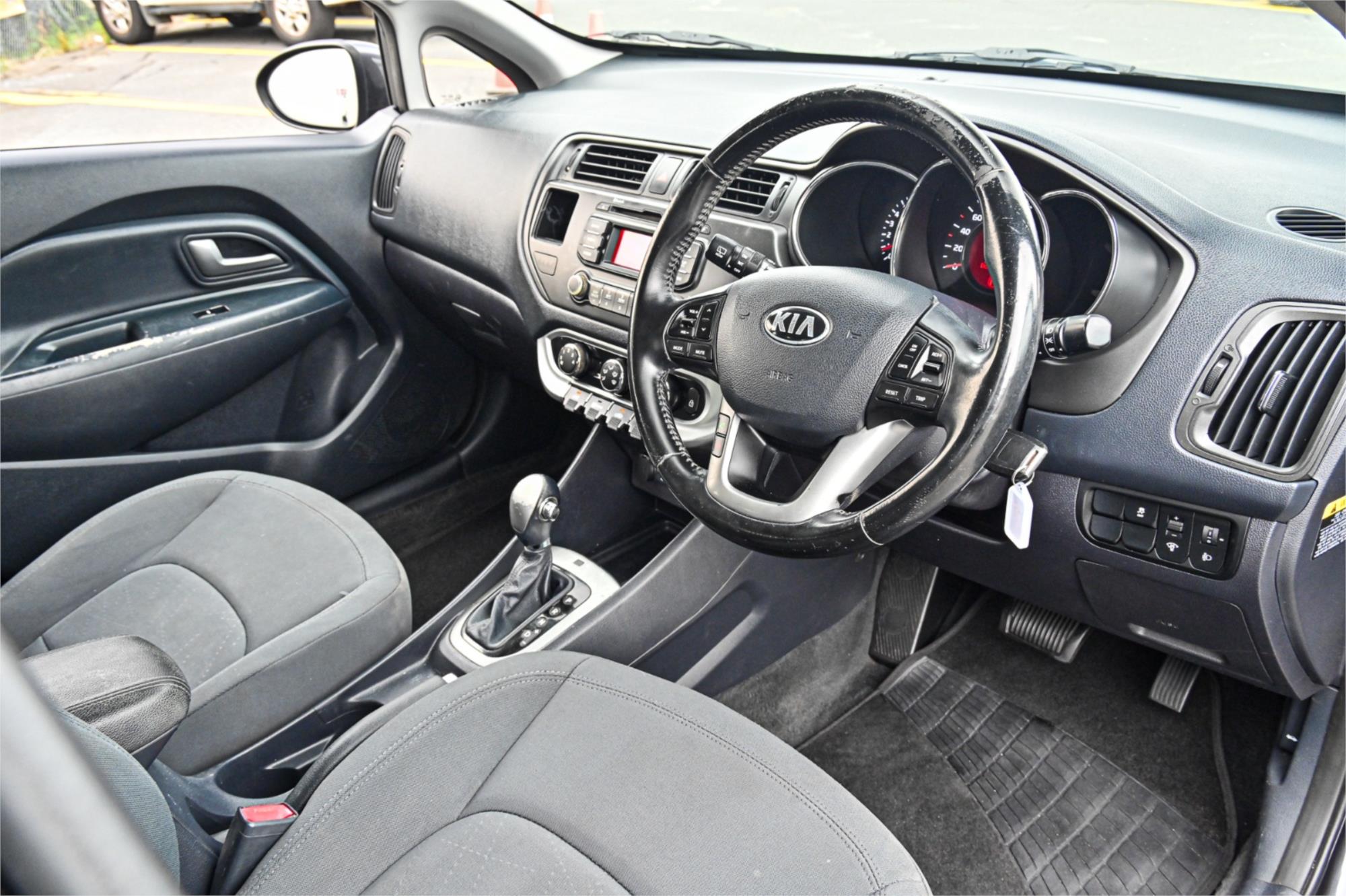 2013 KIA RIO UB MY13 SI 6 SP AUTOMATIC 5D HATCHBACK