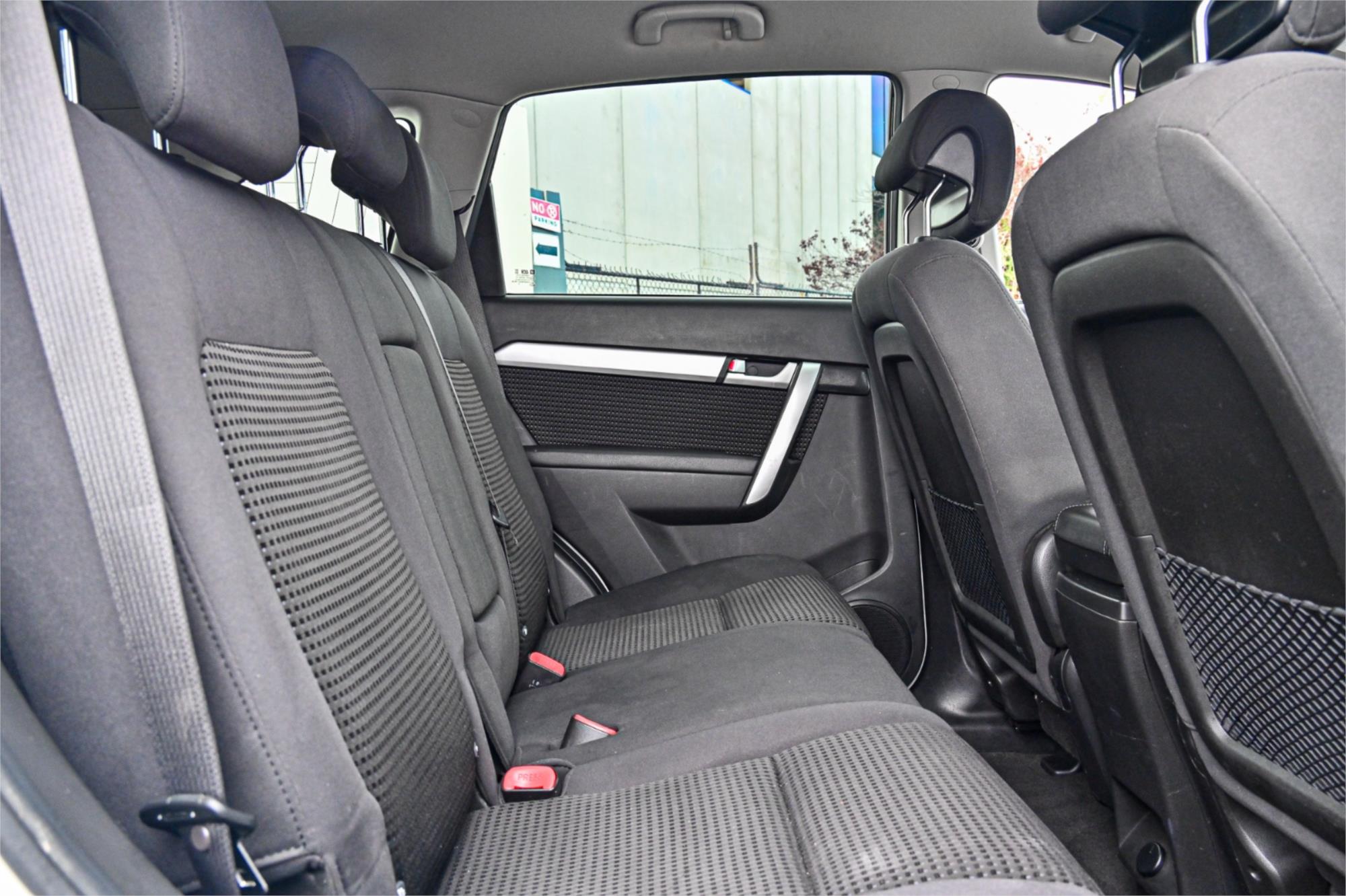 2016 HOLDEN CAPTIVA CG MY16 5 LS (FWD) 6 SP AUTOMATIC 4D WAGON