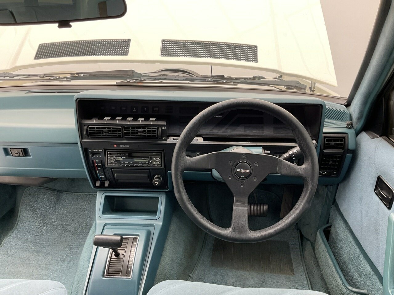 1985 HOLDEN COMMODORE VK CALAIS 333 PACK 3 SP AUTOMATIC 4D SEDAN