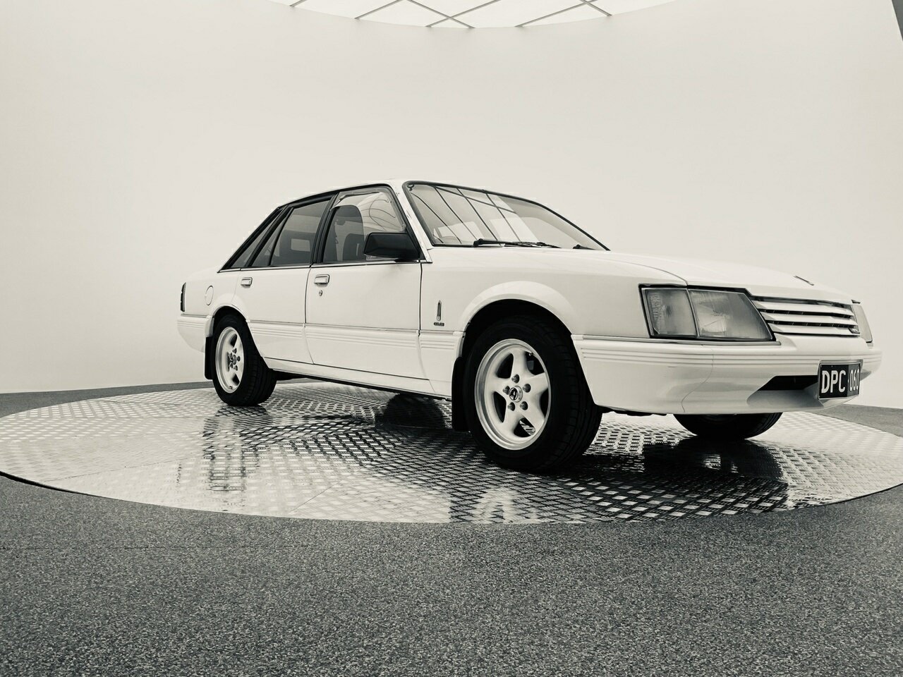 1985 HOLDEN COMMODORE VK CALAIS 333 PACK 3 SP AUTOMATIC 4D SEDAN
