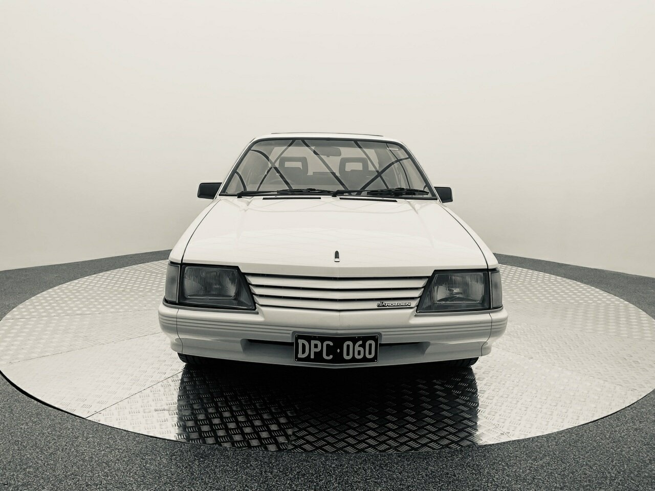1985 HOLDEN COMMODORE VK CALAIS 333 PACK 3 SP AUTOMATIC 4D SEDAN