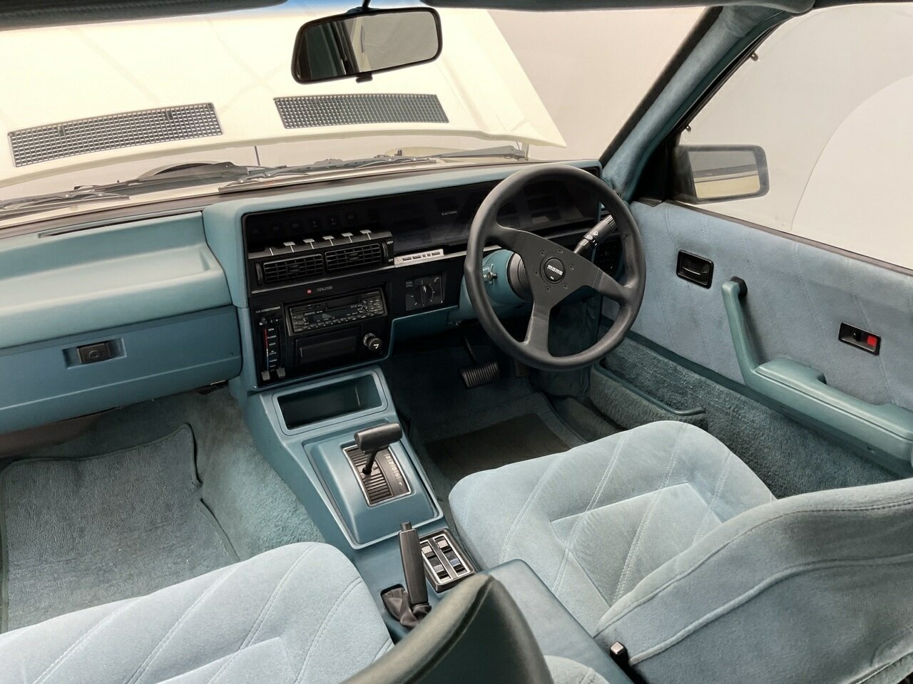 1985 HOLDEN COMMODORE VK CALAIS 333 PACK 3 SP AUTOMATIC 4D SEDAN