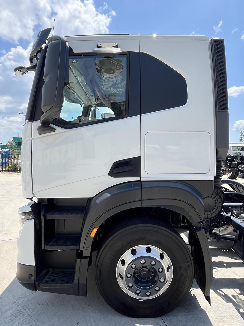 2023 IVECO S-WAY 460 8X4 RIGID PRIME MOVER