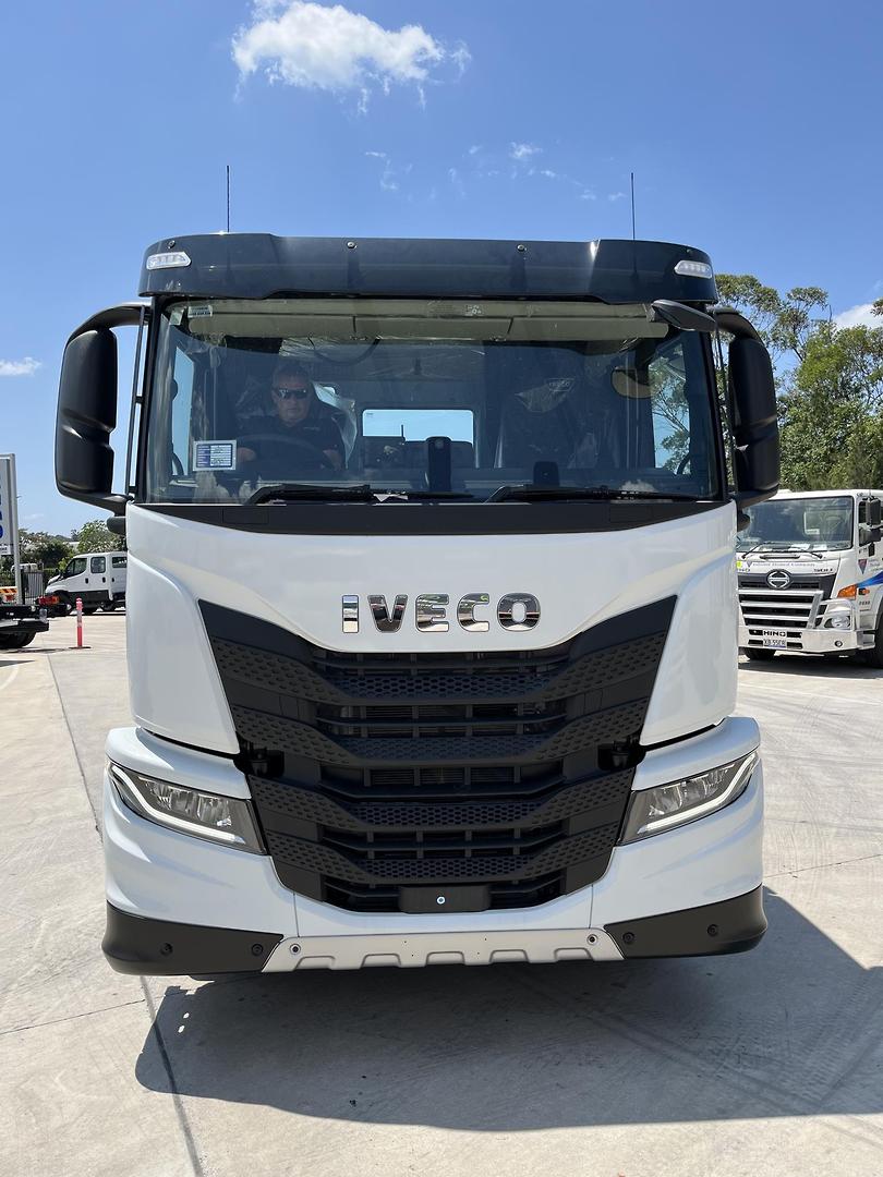 2023 IVECO S-WAY 460 8X4 RIGID PRIME MOVER