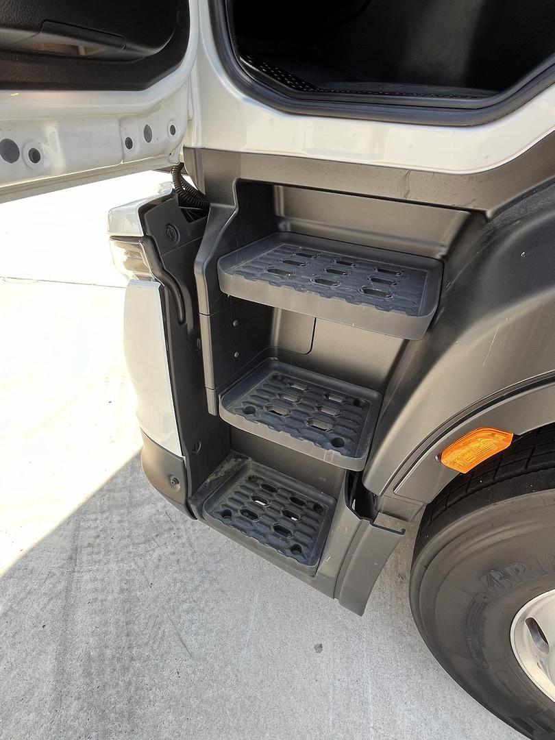 2023 IVECO S-WAY 460 8X4 RIGID PRIME MOVER