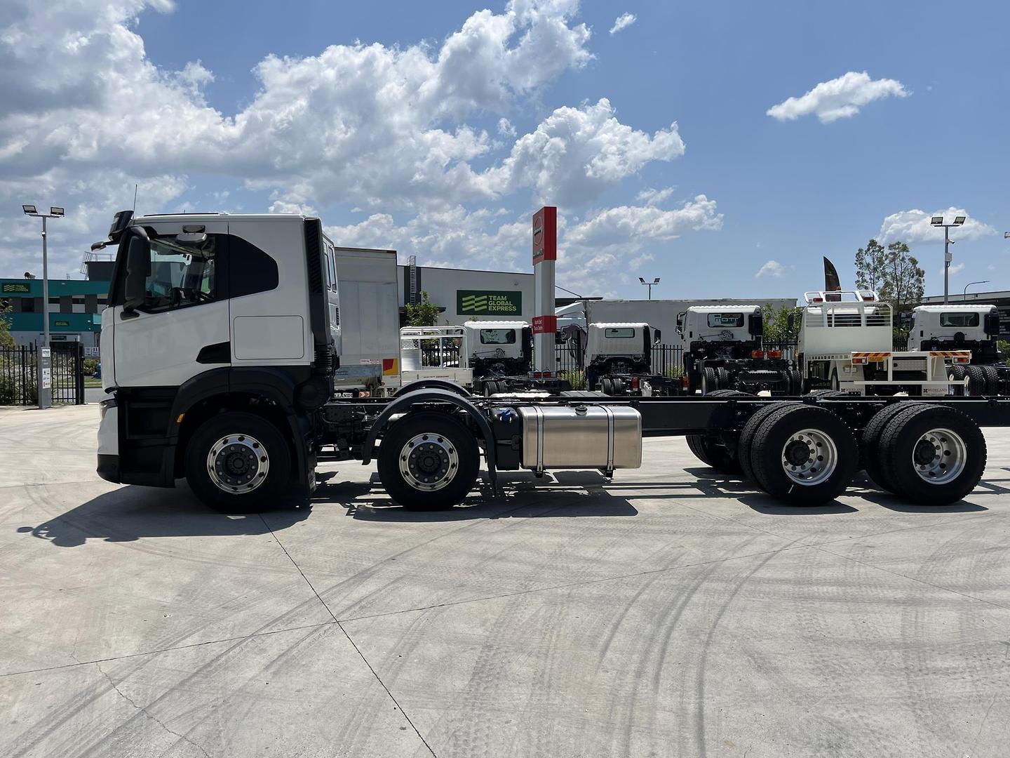 2023 IVECO S-WAY 460 8X4 RIGID PRIME MOVER