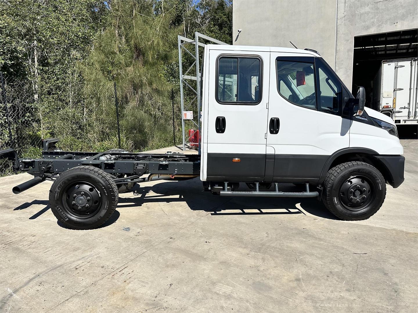 2023 IVECO DAILY MY18 70S18H 4x4 SRW (WB3780) 7.0t 8 SP AUTO + DOUBLE OD CREW C/CHAS