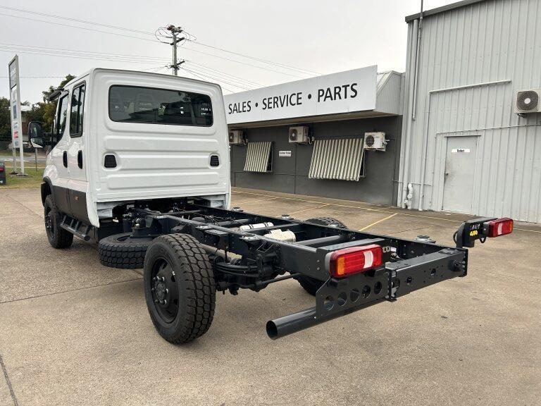 2023 IVECO DAILY MY18 70S18H 4x4 SRW (WB4175) 7.0t 8 SP AUTO + DOUBLE OD CREW C/CHAS