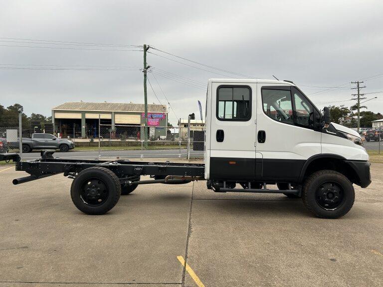 2023 IVECO DAILY MY18 70S18H 4x4 SRW (WB4175) 7.0t 8 SP AUTO + DOUBLE OD CREW C/CHAS