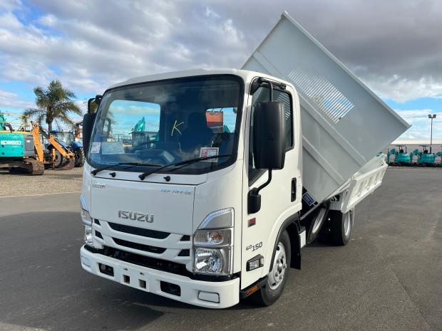 2025 ISUZU NMR 60/45-150 AMT TRI TIPPER