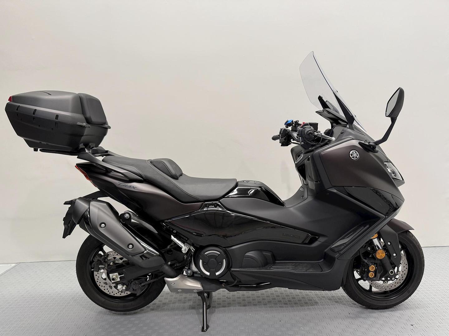 2024 YAMAHA TMAX 560 SCOOTER