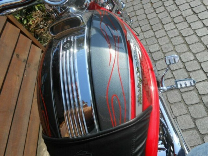 2005 HARLEY-DAVIDSON VRSCSE SCREAMING EAGLE V-