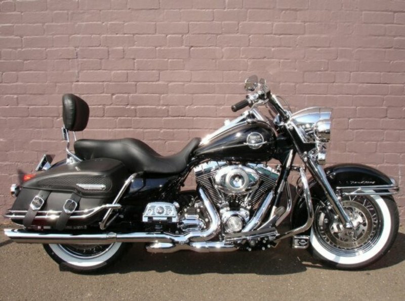 2009 HARLEY-DAVIDSON ROAD KING CLASSIC FLHRC 614064