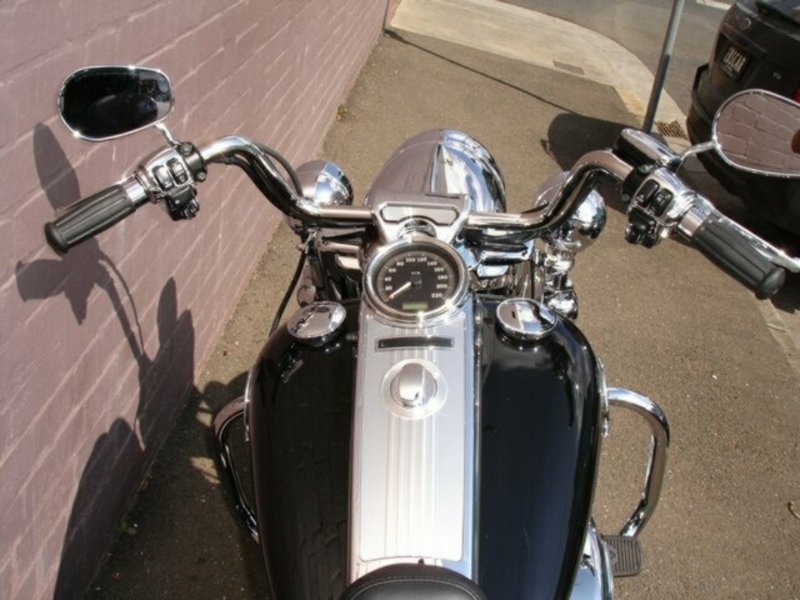 2009 HARLEY-DAVIDSON ROAD KING CLASSIC FLHRC 614064