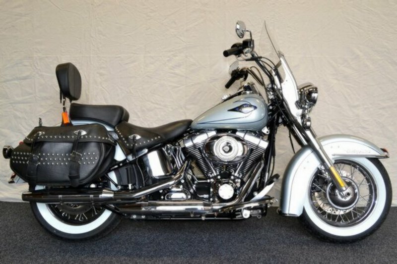 2010 HARLEY-DAVIDSON Flstc Heritage Softail Classic U000005