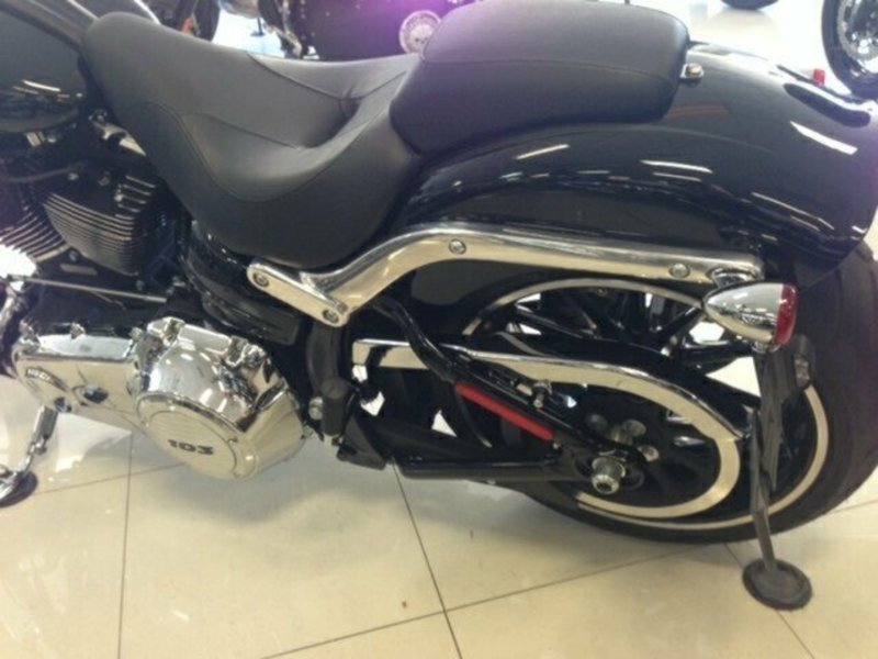 2013 HARLEY-DAVIDSON BREAKOUT