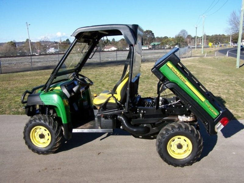 2012 JOHN DEERE Gator