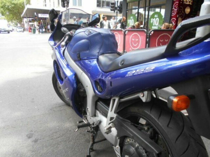 2000 TRIUMPH 955CC SPRINT ST