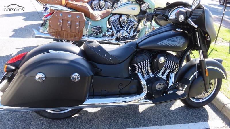 2017 INDIAN CHIEFTAIN DARK HORSE