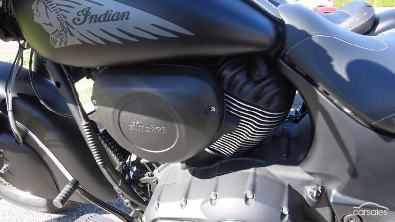 2017 INDIAN CHIEFTAIN DARK HORSE