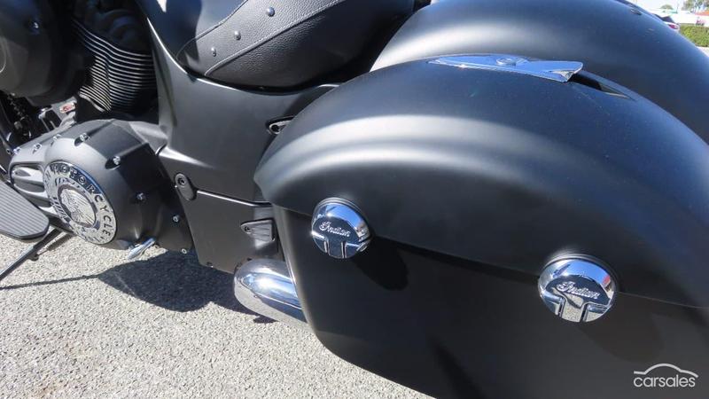 2017 INDIAN CHIEFTAIN DARK HORSE