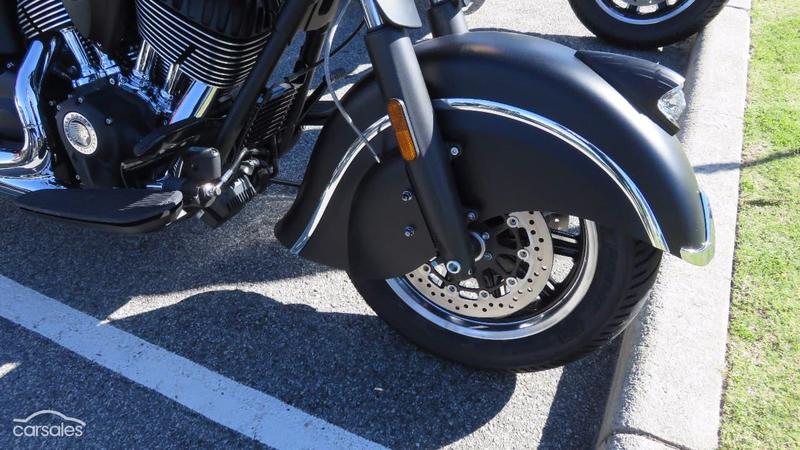 2017 INDIAN CHIEFTAIN DARK HORSE