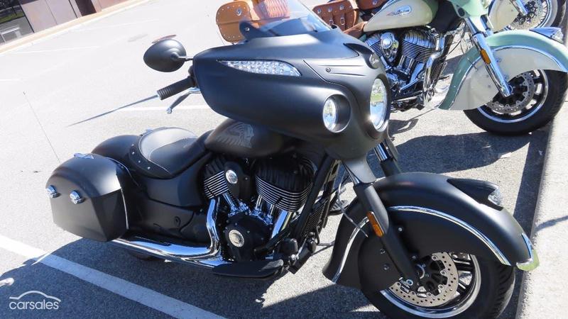 2017 INDIAN CHIEFTAIN DARK HORSE