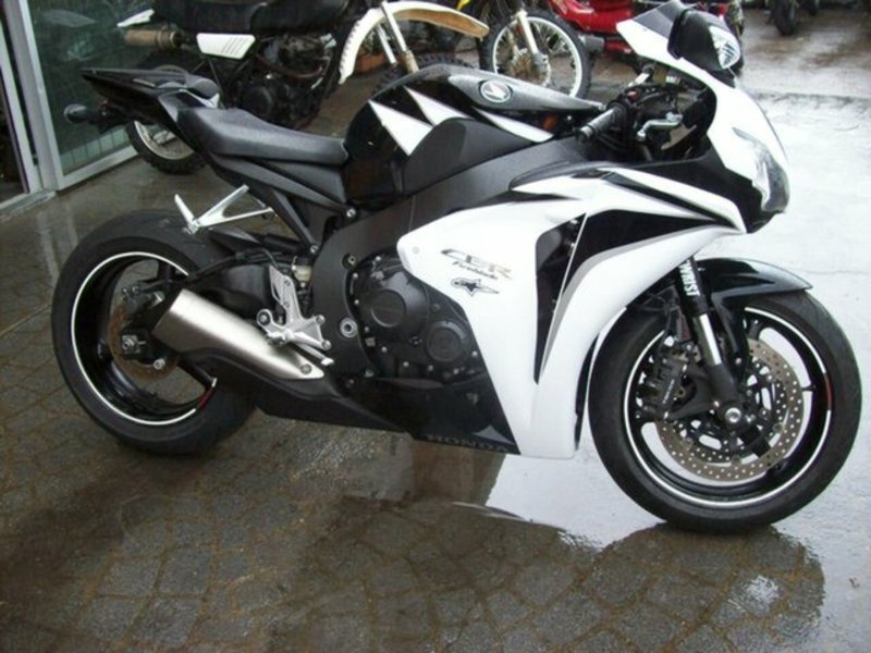2010 HONDA 1000CC CBR1000RR (FIREBLADE) A