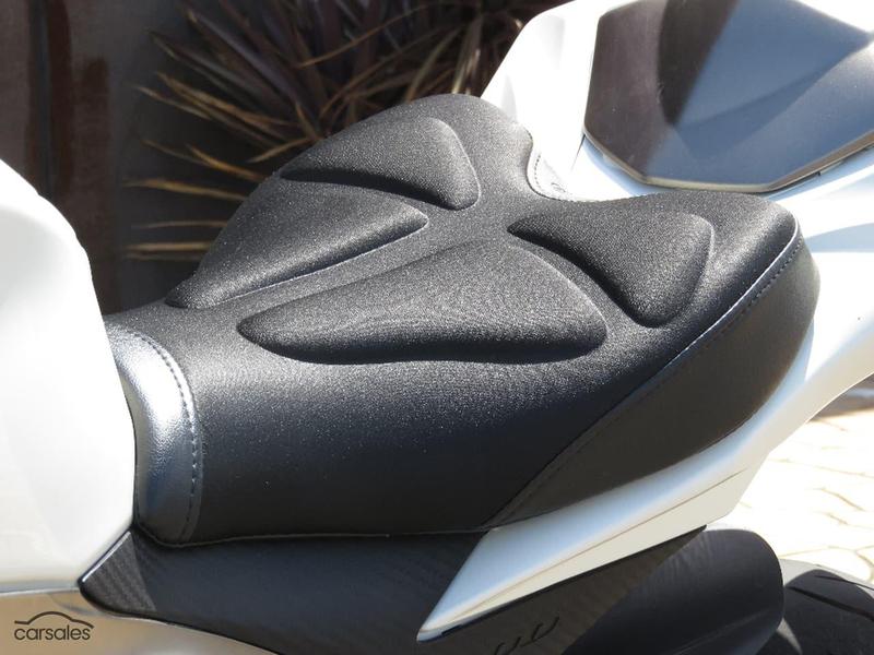 2010 SUZUKI GSX-R1000 25TH ANNIVERSARY EDITION