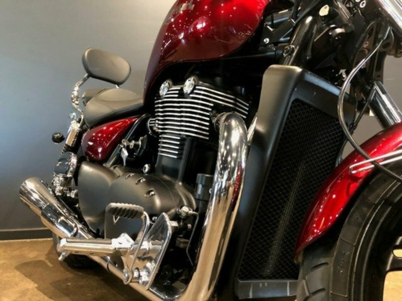 2017 TRIUMPH Thunderbird Storm (abs)