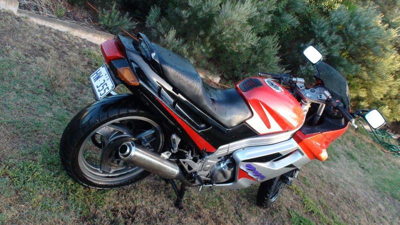 1999 KAWASAKI 250CC ZZ-R250 (EX250)