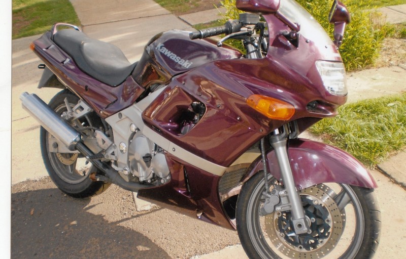 1998 KAWASAKI 600CC ZZ-R600 (ZX600)