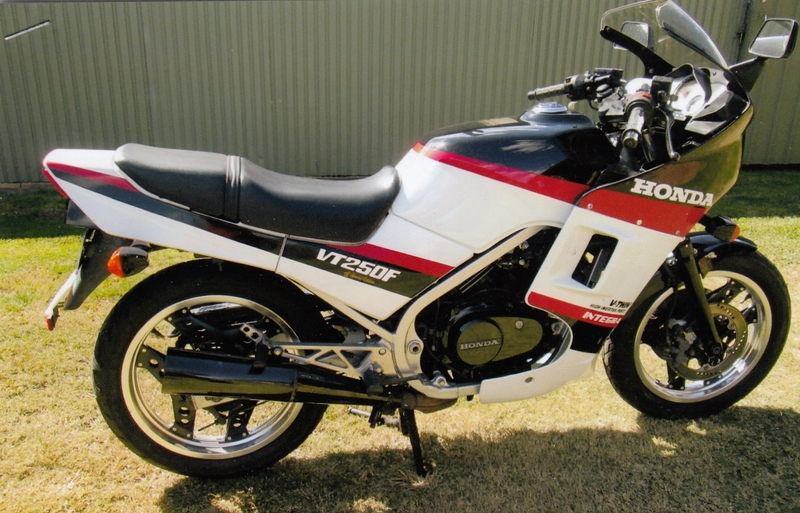 1986 HONDA 250CC VT250F INTEGRA