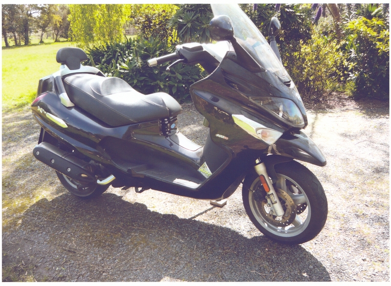 2009 PIAGGIO 400CC XEVO 400ie