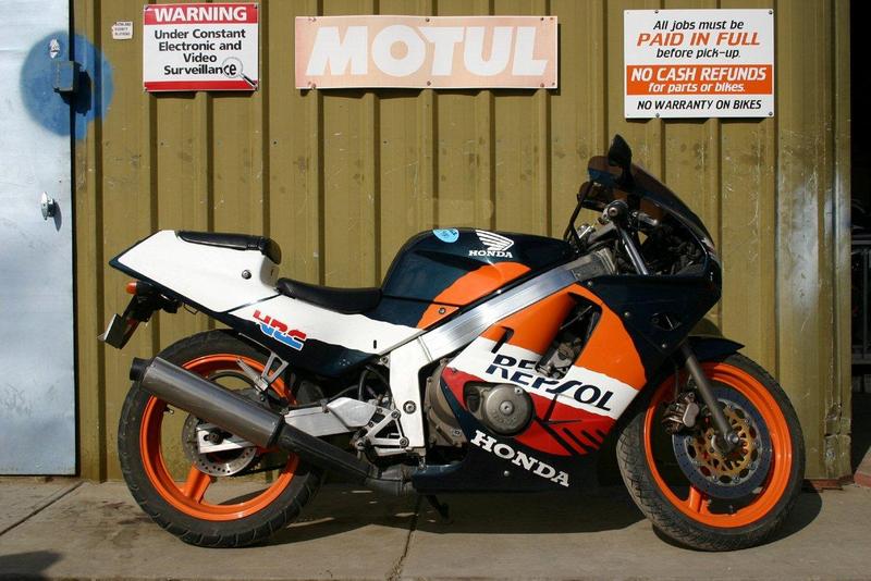 1999 HONDA CBR 250RR (FIREBLADE) TIW-197