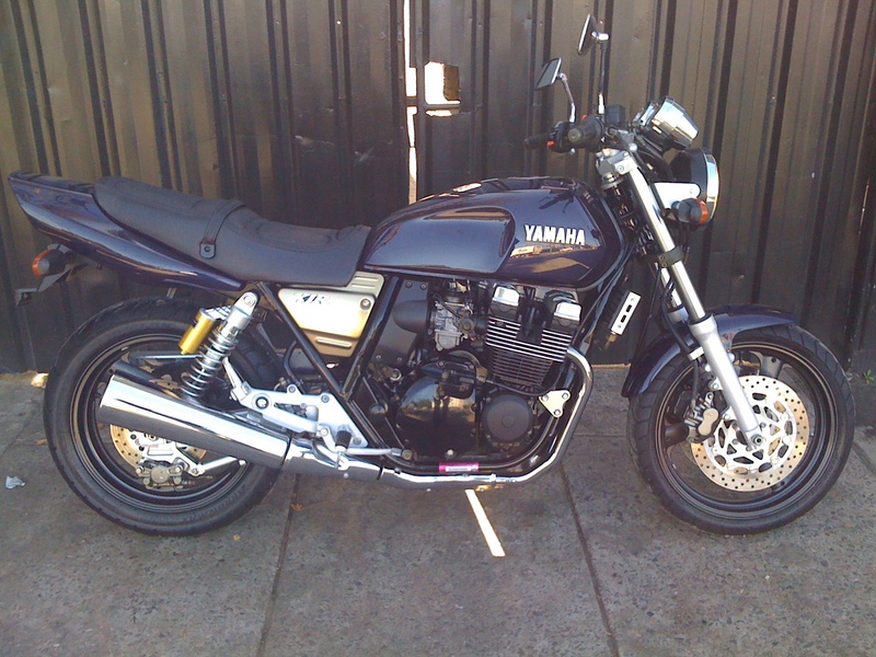 1995 YAMAHA XJ R400 6590