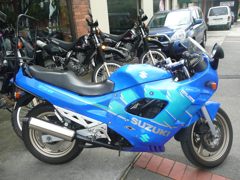 1992 SUZUKI GSX 750F VM862